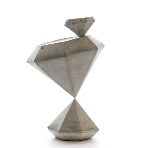 PasingaProps Betonstein Skulpturen anders inszeniert – kreative Styling Ideen Geometrische Pasinga Beton-Props gestapelt, balancierend und schwebend inszeniert